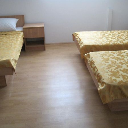 Motel Livija Petrovec Екстер'єр фото