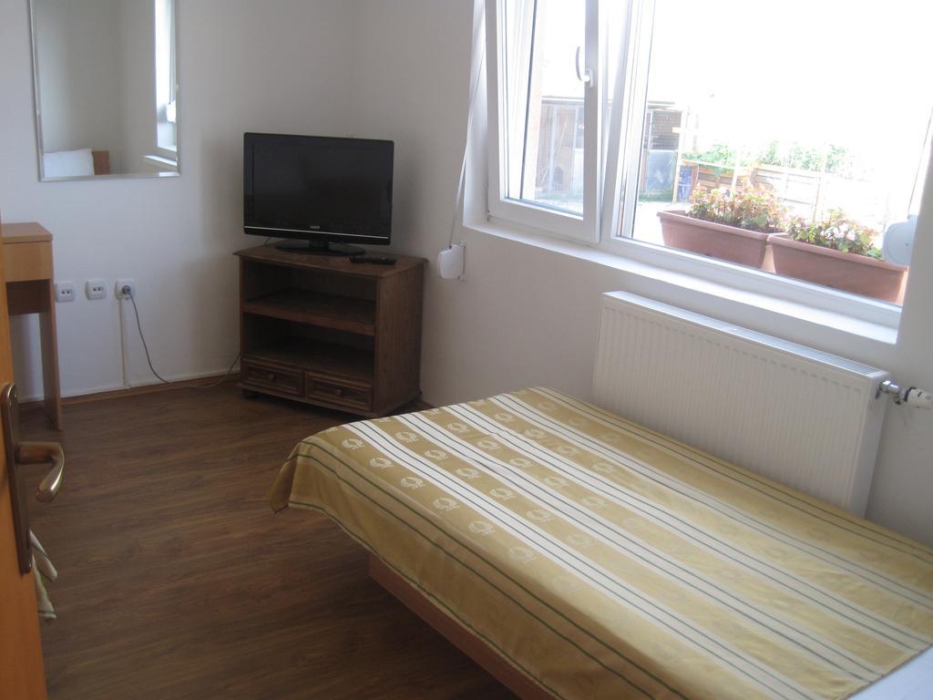 Motel Livija Petrovec Номер фото