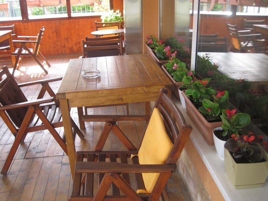 Motel Livija Petrovec Екстер'єр фото