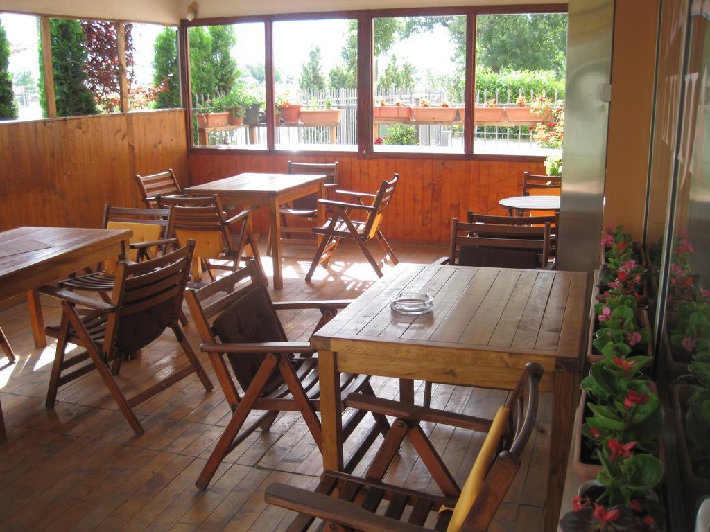 Motel Livija Petrovec Екстер'єр фото
