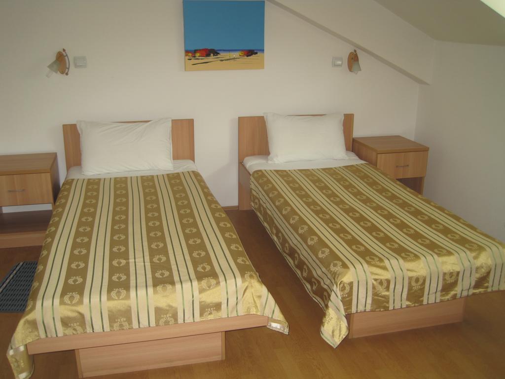 Motel Livija Petrovec Екстер'єр фото