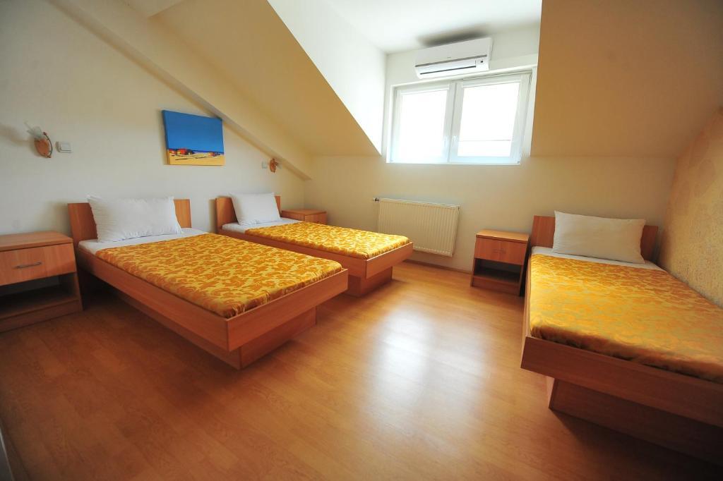 Motel Livija Petrovec Номер фото