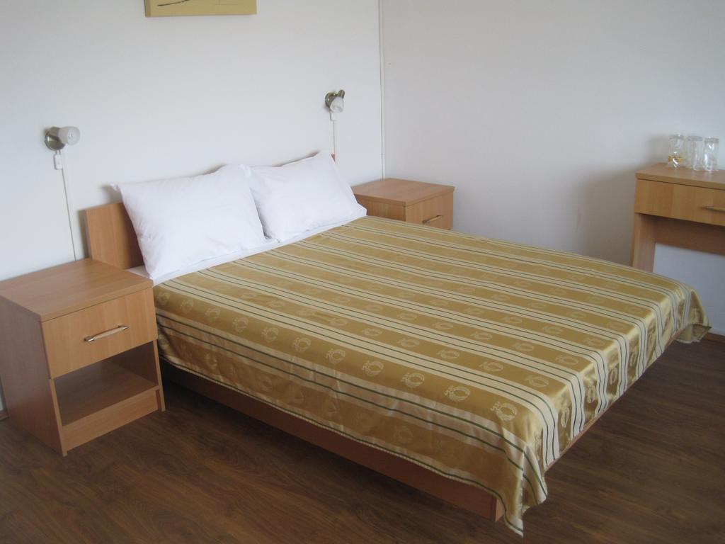 Motel Livija Petrovec Екстер'єр фото
